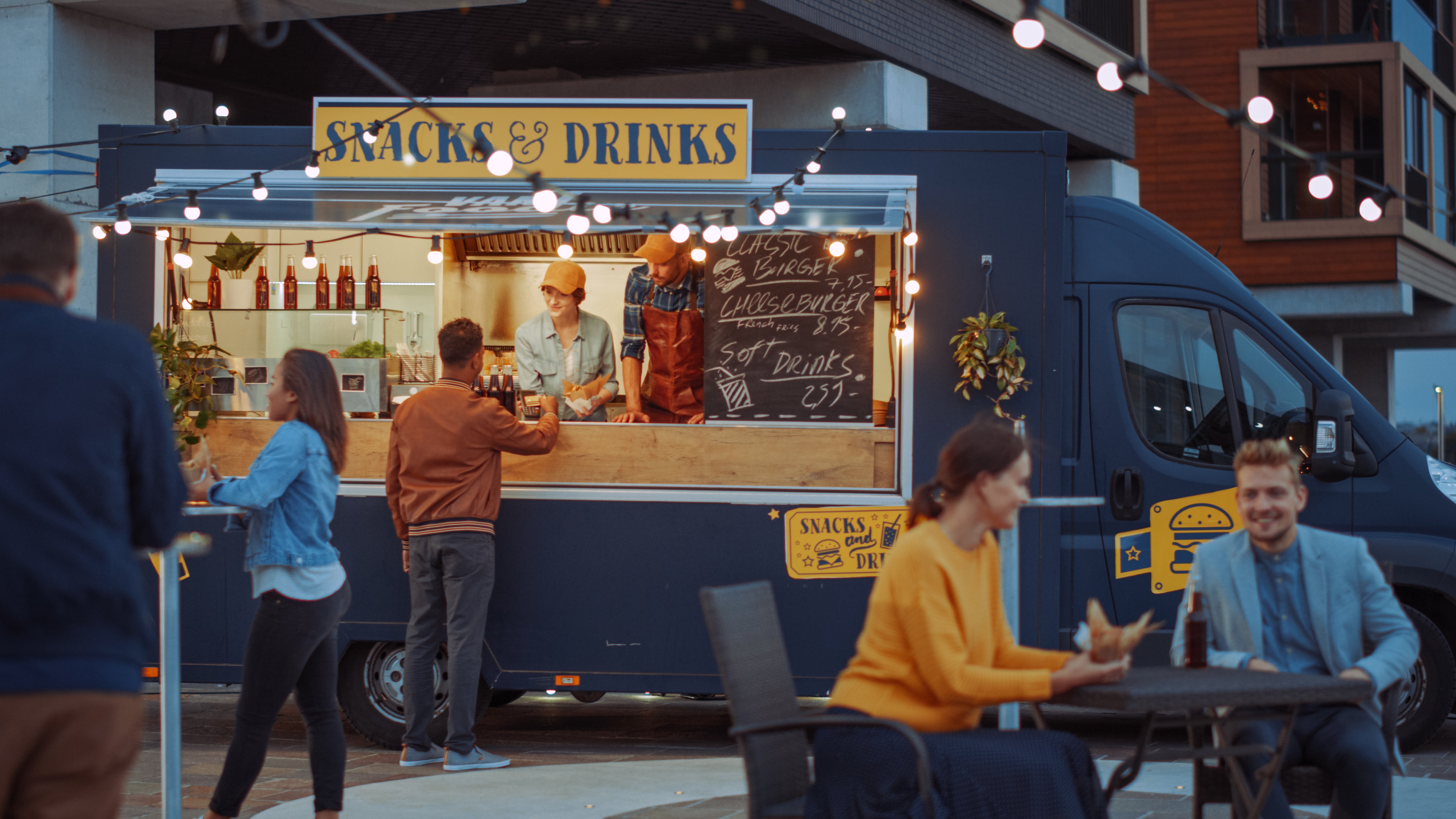 Choosing between starting a food truck or opening a restaurant can be challenging. This guide breaks down the pros and cons of both options to help you make an informed decision.